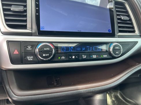Used 2019 Toyota Highlander Limited AWD/4WD image 26