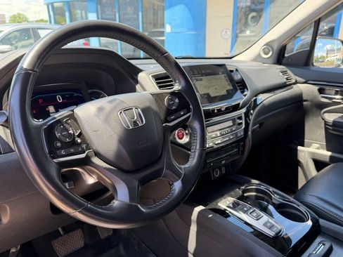 Certified 2020 Honda Pilot Touring image 4