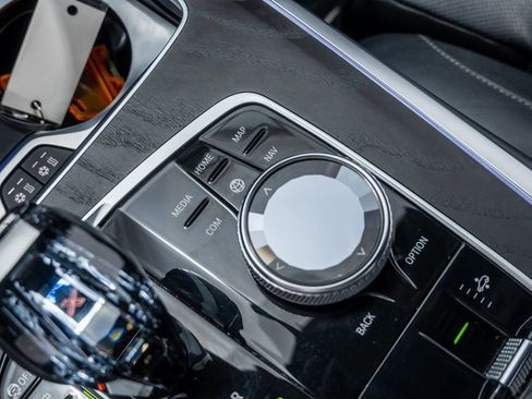 Used 2022 BMW X7 M50i w/ Executive Package image 24