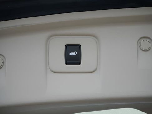 Used 2015 Nissan Murano Platinum w/ Platinum Technology Package FWD image 11