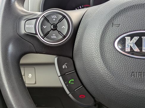 Used 2016 Kia Soul FWD image 20