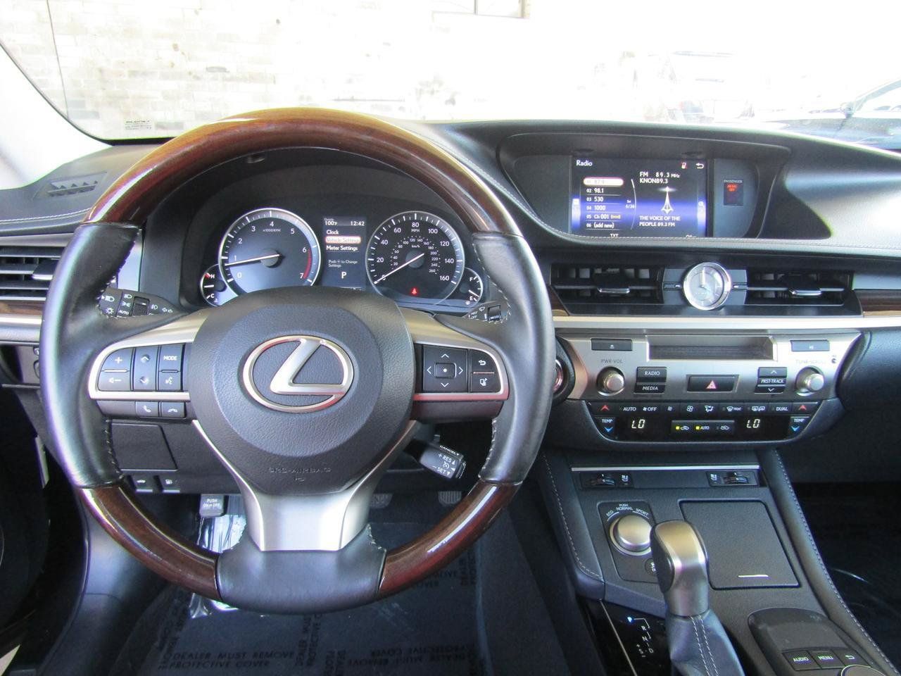 Used 2016 Lexus ES 350 w/ Premium Package w/Wood Trim FWD image 16