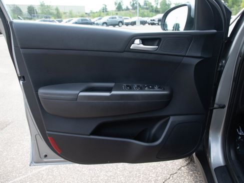 Used 2020 Kia Sportage LX FWD image 19