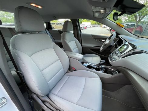 Used 2025 Chevrolet Malibu LT FWD image 30