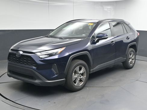Used 2024 Toyota RAV4 XLE image 4