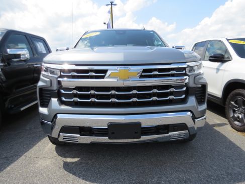 Used 2025 Chevrolet Silverado 1500 LTZ w/ Technology Package AWD/4WD image 26