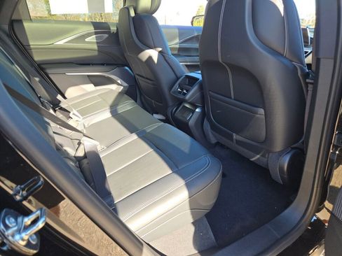 New 2026 Cadillac Lyriq Premium Luxury AWD/4WD image 9