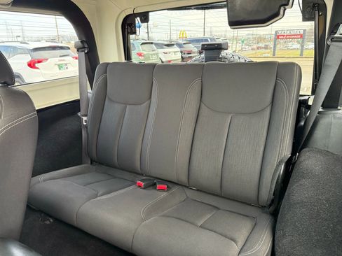 Used 2017 Jeep Wrangler Sahara w/ Connectivity Group image 19