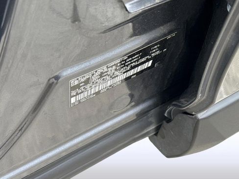 Used 2017 Toyota RAV4 XLE FWD image 19