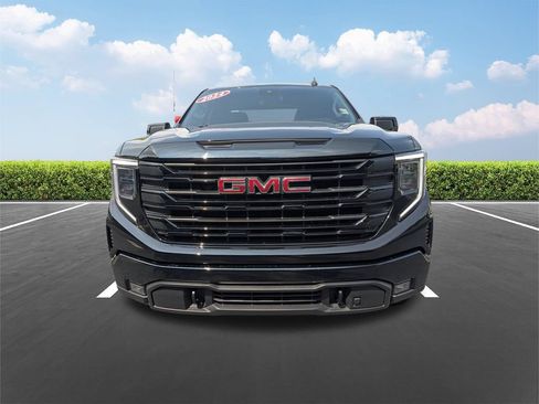 Used 2024 GMC Sierra 1500 Elevation w/ X31 Off-Road Package AWD/4WD image 10