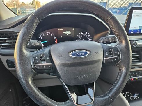 Used 2020 Ford Escape SEL image 9
