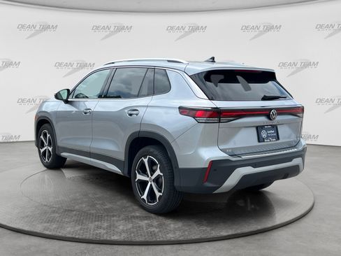 Certified 2025 Volkswagen Tiguan SE AWD/4WD image 6