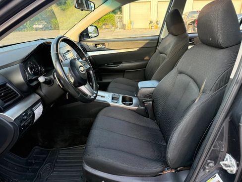 Used 2011 Subaru Legacy 2.5i Premium w/ All-Weather Pkg AWD/4WD image 2