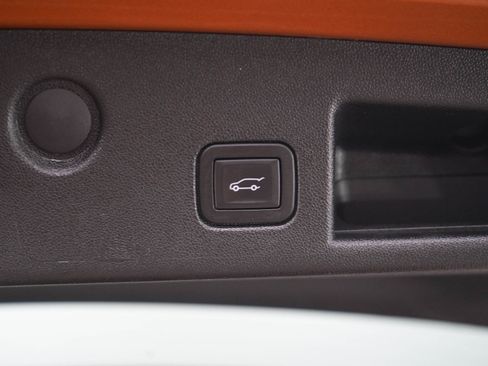 Used 2018 Chevrolet Equinox LT AWD/4WD image 17