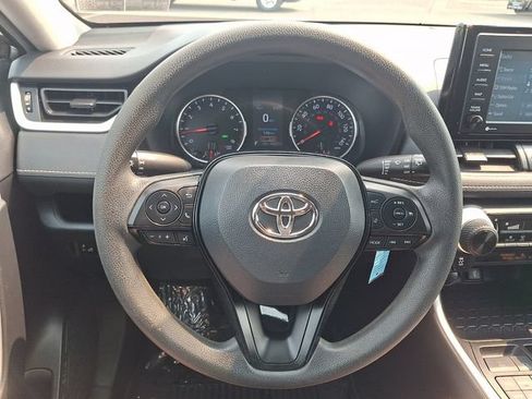 Used 2021 Toyota RAV4 LE AWD/4WD image 18