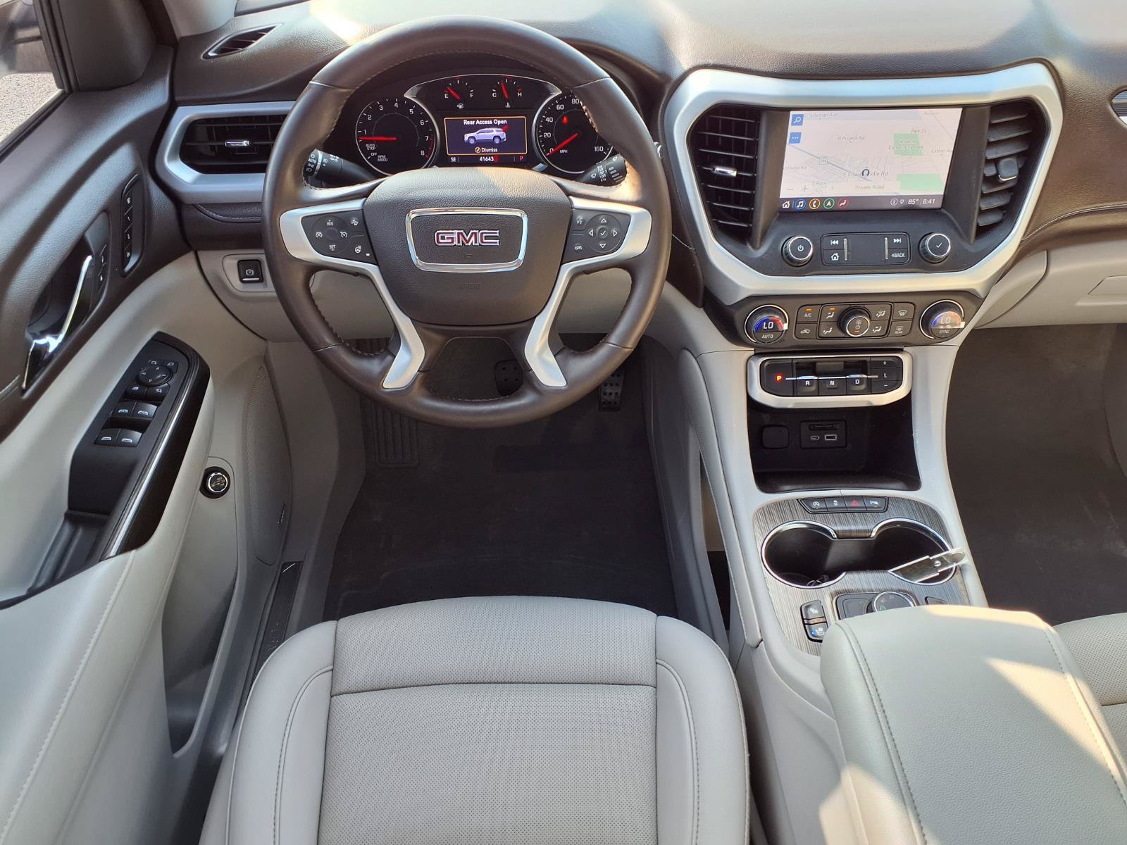 Used 2022 GMC Acadia SLT w/ Preferred Package FWD image 2