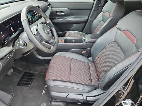 Certified 2025 Nissan Kicks SR image 14