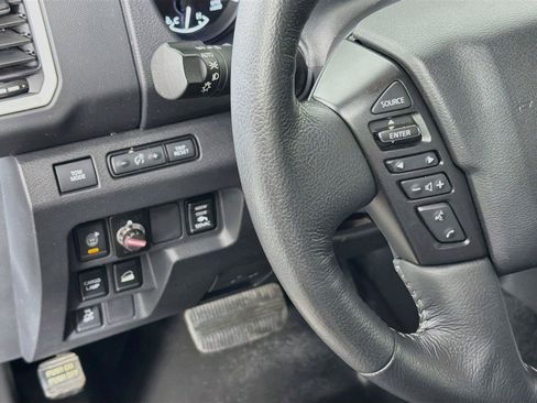 Used 2023 Nissan Frontier SV w/ Technology Package AWD/4WD image 17