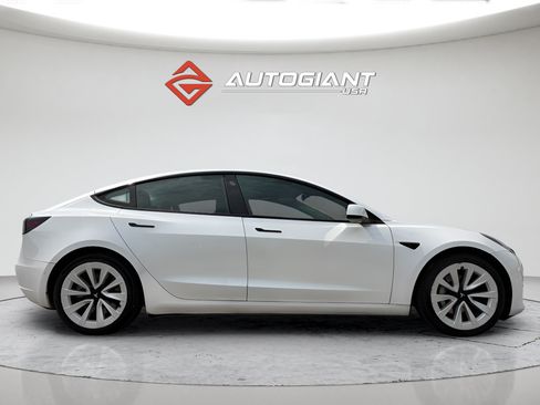 Used 2021 Tesla Model 3 Standard Range Plus RWD image 9