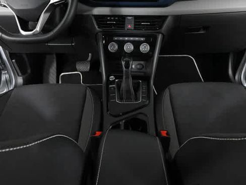 Used 2023 Volkswagen Taos SE w/ Panoramic Sunroof Package FWD image 15