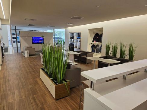 New 2025 Land Rover Range Rover SE AWD/4WD image 24