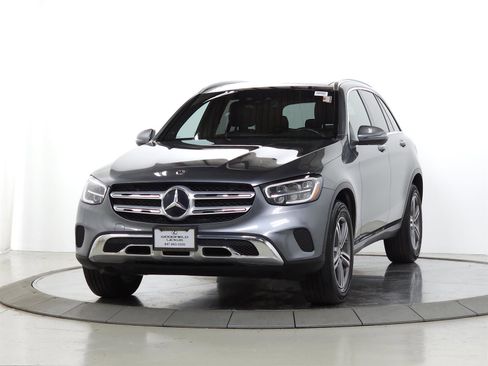 Used 2020 Mercedes-Benz GLC 300 4MATIC image 3