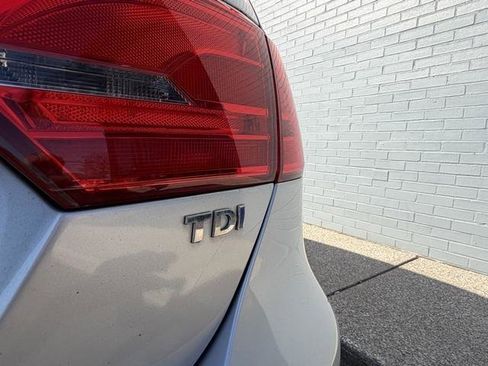 Used 2012 Volkswagen Jetta TDI image 9