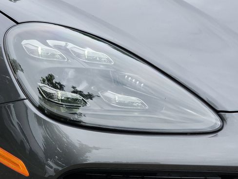 Used 2020 Porsche Cayenne Turbo AWD/4WD image 9