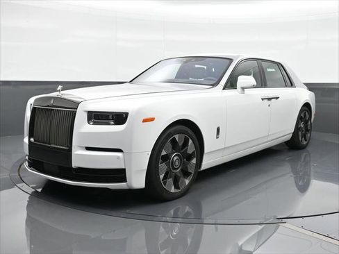 Certified 2023 Rolls-Royce Phantom Sedan w/ Leather Finishing Pack RWD image 1