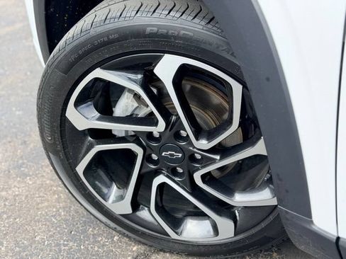 Used 2024 Chevrolet Trax RS w/ Sunroof Package FWD image 27