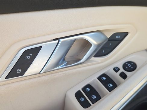 Used 2019 BMW 330i Sedan w/ Driving Assistance Package image 11