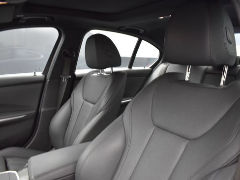 Used 2019 BMW 330i xDrive Sedan w/ Premium Package AWD/4WD image 11