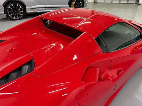 Used 2019 Ferrari 488 Spider RWD image 15