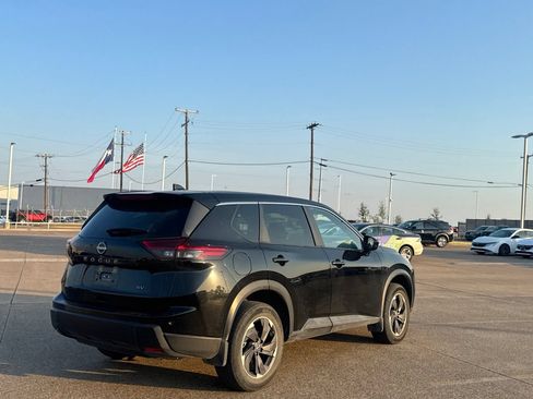 Certified 2024 Nissan Rogue SV FWD image 24