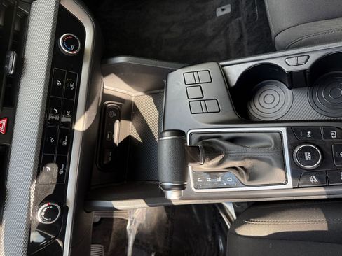 Used 2025 Kia Sportage LX image 36