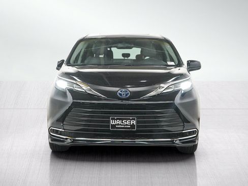 Used 2021 Toyota Sienna XLE AWD/4WD image 8