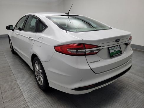 Used 2017 Ford Fusion SE image 5