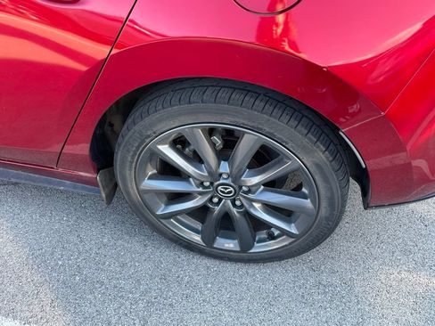 Used 2019 MAZDA MAZDA3 Hatchback FWD image 8