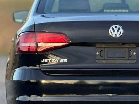 Used 2017 Volkswagen Jetta SE image 13