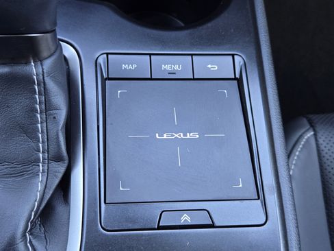 Used 2021 Lexus UX 200 w/ Premium Package image 19