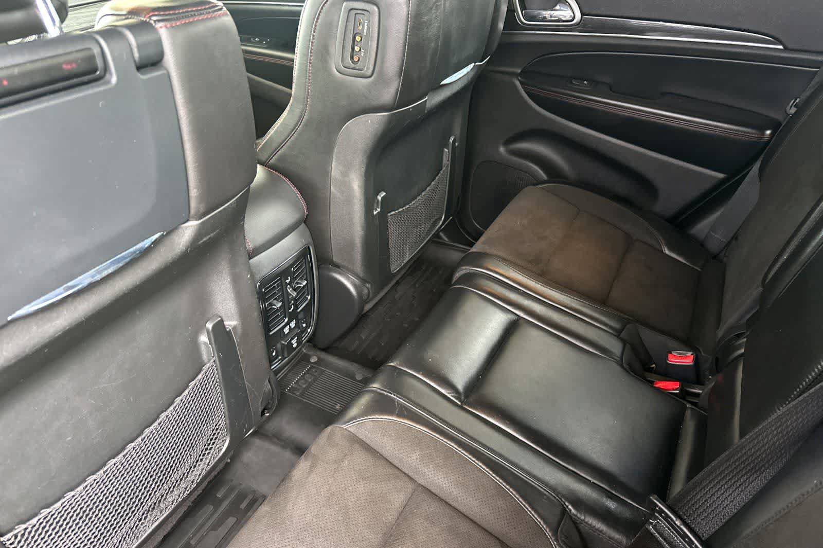Used 2018 Jeep Grand Cherokee Trailhawk AWD/4WD image 4