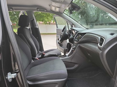 Used 2020 Chevrolet Trax LS w/ Tint and Cruise Package FWD image 31
