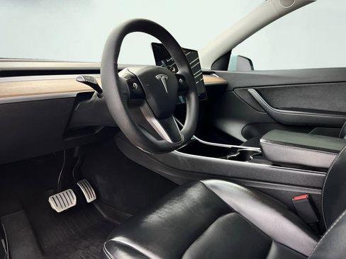 Used 2022 Tesla Model Y Long Range image 31