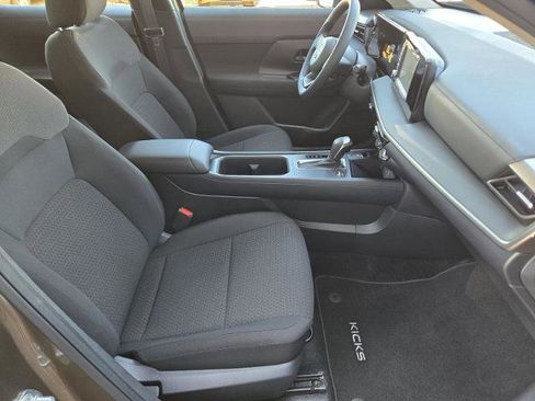 Certified 2025 Nissan Kicks S image 22