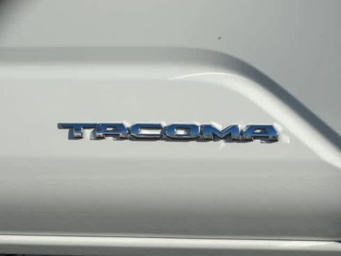 Used 2025 Toyota Tacoma SR5 image 9