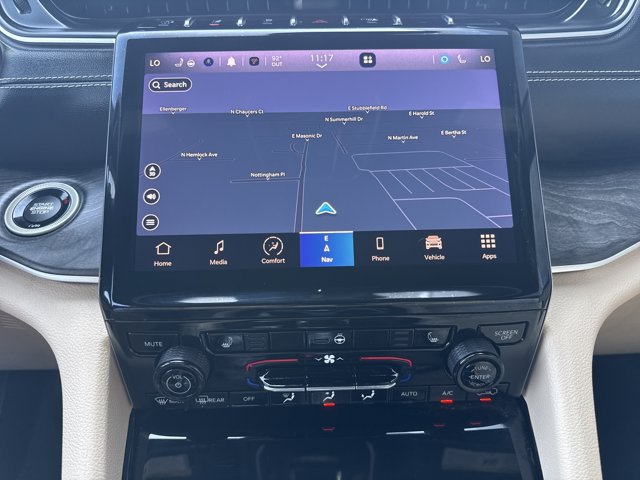 Used 2023 Jeep Grand Cherokee L Limited AWD/4WD image 9