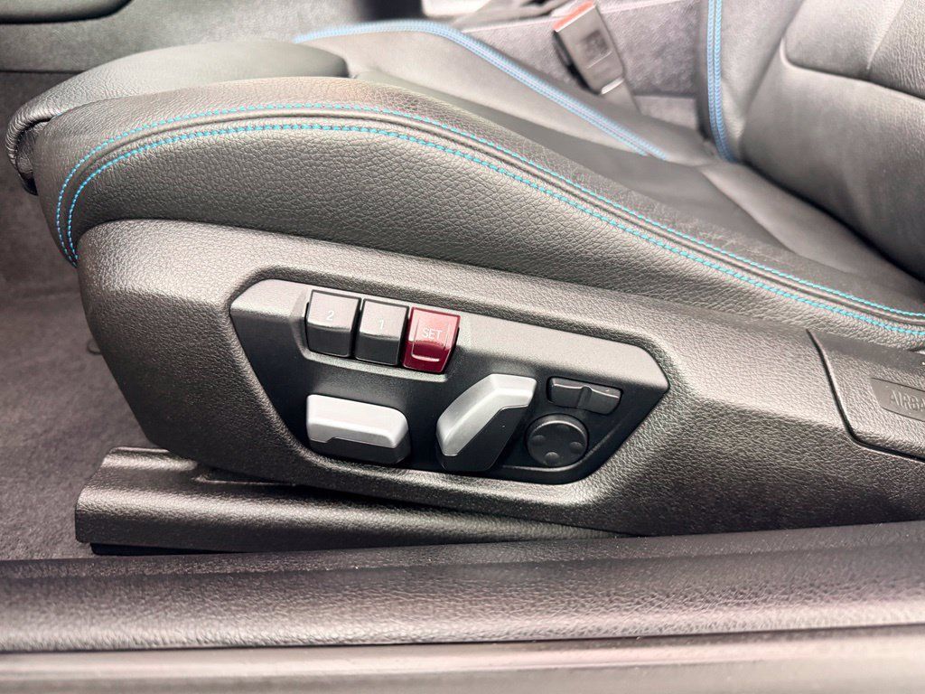 Used 2018 BMW M2 RWD image 21