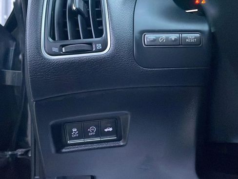 Used 2017 INFINITI Q60 2.0t w/ Cargo Package image 21