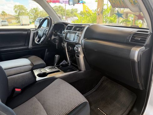Used 2015 Toyota 4Runner SR5 RWD image 23