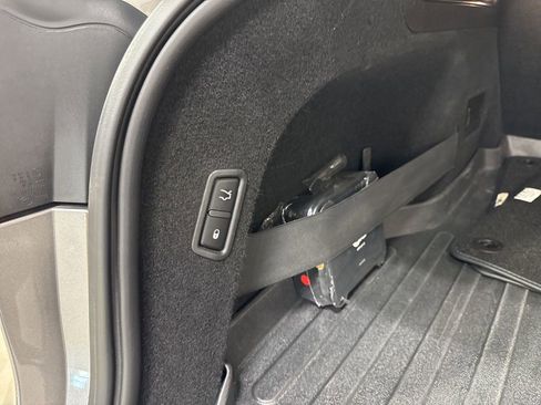 Used 2018 Maserati Levante GranLusso AWD/4WD image 39